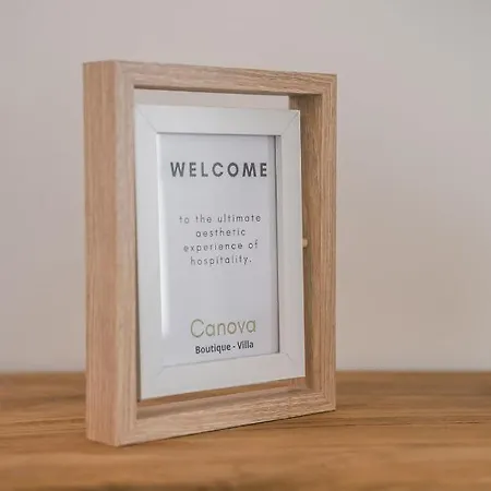 Canova Boutique * Μεσοβούνια