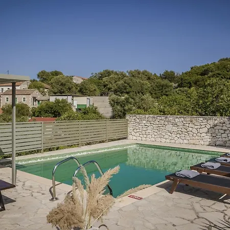 Villa Canova Boutique *